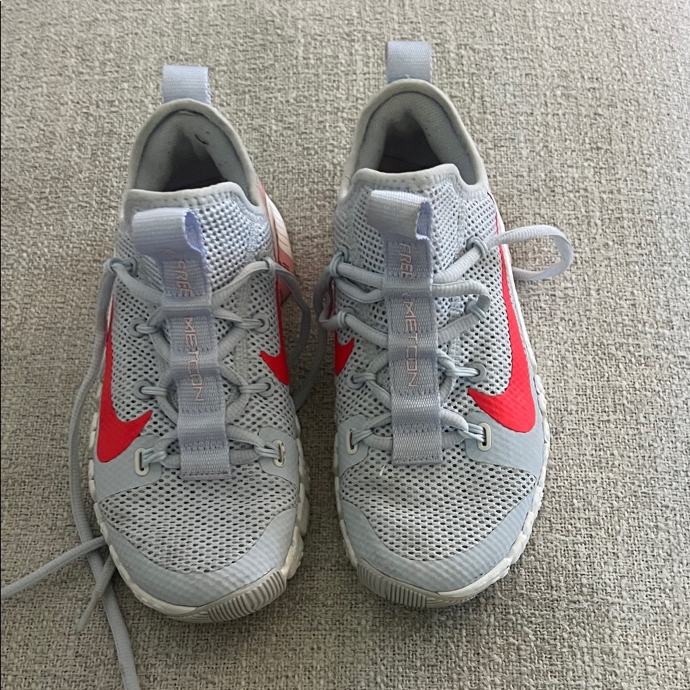 Nike Kids Sneakers in Red and Gray